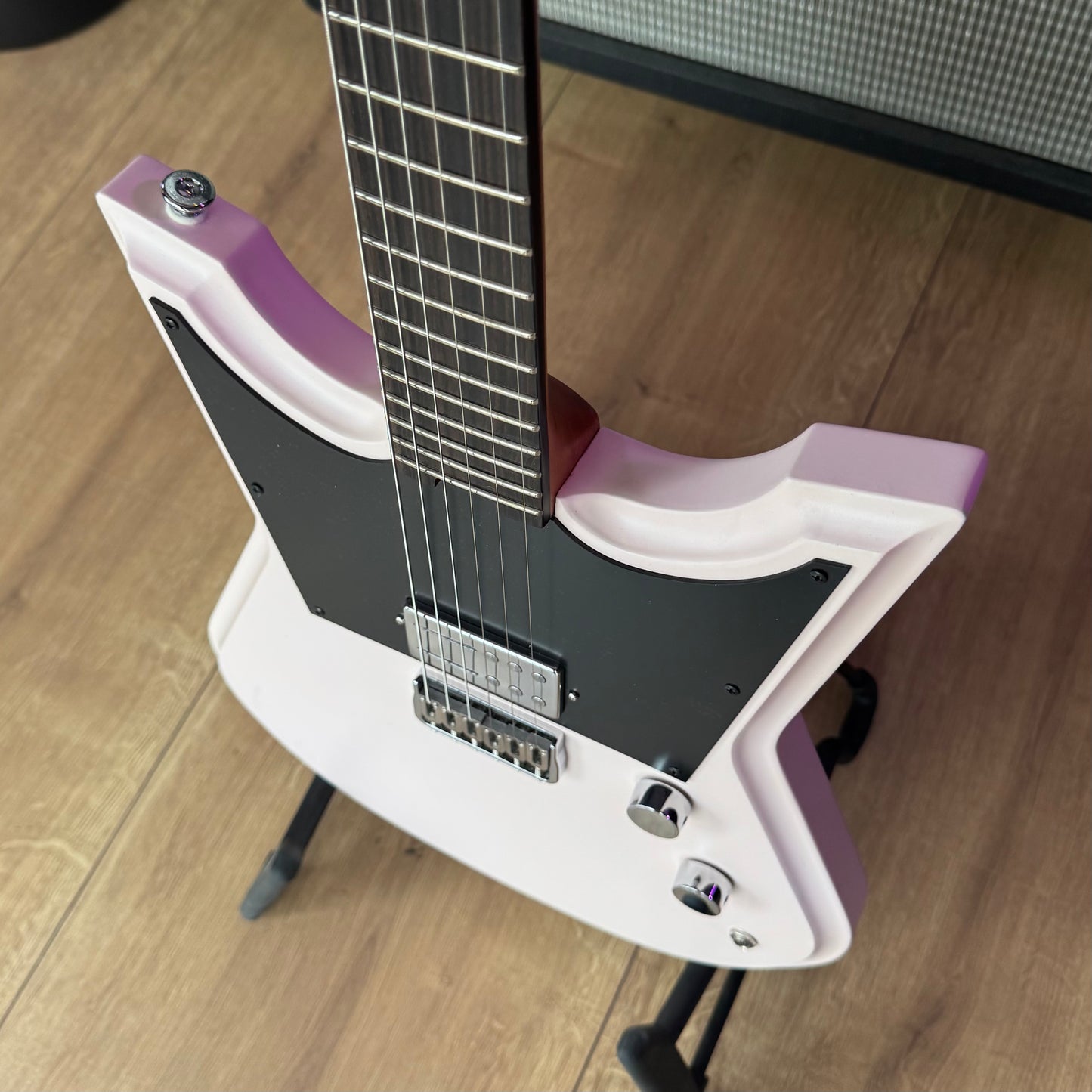 #0089 - Independent Line - Light Pink